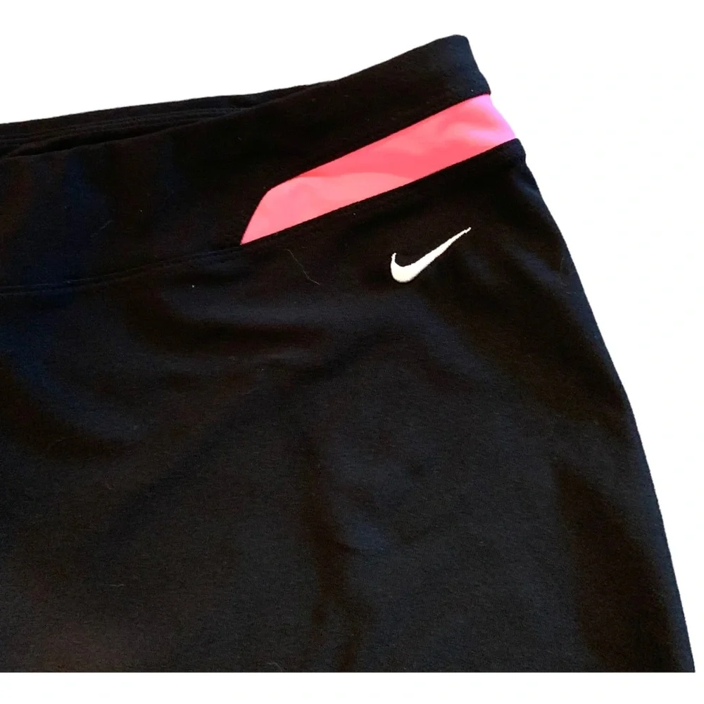 Nike Dri-FIT black and pink athletic capri pants Size Large